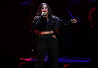 Demi Lovato Sweatshirt #3090504