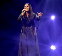 Demi Lovato Longsleeve T-shirt #3116278