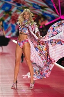 Devon Windsor Sweatshirt #3635770