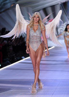 Devon Windsor Sweatshirt #3787880