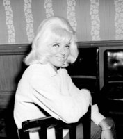 Diana Dors Longsleeve T-shirt #2601420