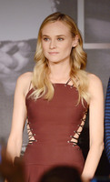 Diane Kruger Longsleeve T-shirt #2221398