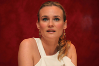 Diane Kruger Longsleeve T-shirt #2243765
