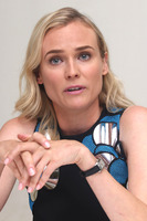Diane Kruger Longsleeve T-shirt #2468081