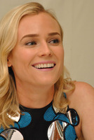 Diane Kruger Sweatshirt #2488369