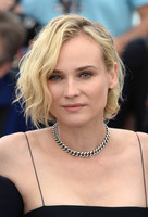 Diane Kruger Longsleeve T-shirt #2758135