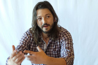 Diego Luna t-shirt #2337592