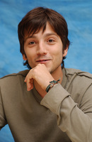 Diego Luna t-shirt #2396875