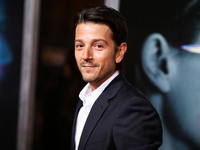 Diego Luna Tank Top #2767402