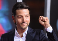 Diego Luna Sweatshirt #2767414