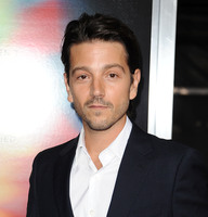 Diego Luna Sweatshirt #2767419