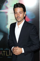 Diego Luna Sweatshirt #2767424
