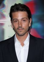 Diego Luna t-shirt #2810129