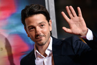 Diego Luna Sweatshirt #2810145
