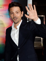 Diego Luna Sweatshirt #2810179