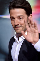 Diego Luna Sweatshirt #2810207