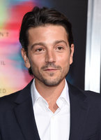 Diego Luna Sweatshirt #2810235