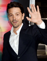 Diego Luna Sweatshirt #2810291