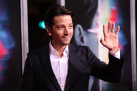 Diego Luna Sweatshirt #2810292