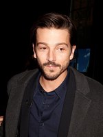 Diego Luna Sweatshirt #2873966