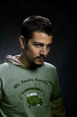 Diego Luna Poster 3668999