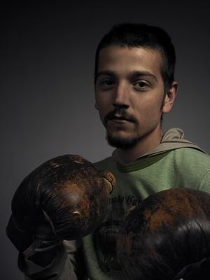 Diego Luna puzzle 3669001