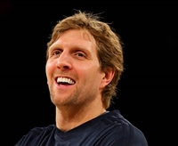Dirk Nowitzki Sweatshirt #3431500