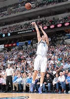 Dirk Nowitzki Sweatshirt #3431503
