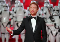 Domhnall Gleeson Longsleeve T-shirt #2948391