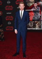 Domhnall Gleeson Longsleeve T-shirt #3019052
