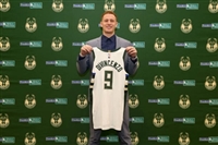 Donte DiVincenzo hoodie #3390061