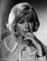 Doris Day Longsleeve T-shirt #2670456