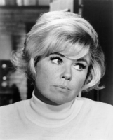 Doris Day Longsleeve T-shirt #2670568