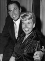 Doris Day Longsleeve T-shirt #2670647