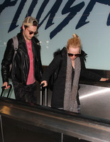 Dove Cameron longsleeve t-shirt #2716084