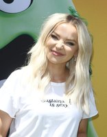 Dove Cameron longsleeve t-shirt #3883496