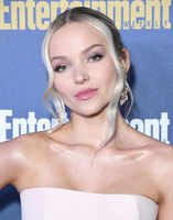 Dove Cameron longsleeve t-shirt #3930944