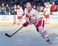 Dylan Larkin Longsleeve T-shirt #3554924