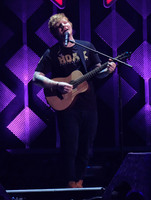 Ed Sheeran Longsleeve T-shirt #2970977