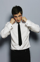 Ed Westwick Longsleeve T-shirt #2213106