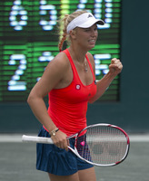 Elena Vesnina t-shirt #2617664