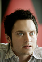 Elijah Wood longsleeve t-shirt #2104274