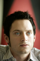 Elijah Wood longsleeve t-shirt #2104275