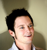 Elijah Wood longsleeve t-shirt #2104281