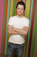 Elijah Wood longsleeve t-shirt #2210285