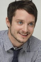 Elijah Wood longsleeve t-shirt #2287459