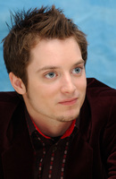Elijah Wood longsleeve t-shirt #2398407