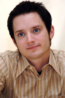 Elijah Wood Sweatshirt #2401312