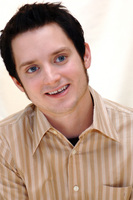 Elijah Wood Sweatshirt #2401317