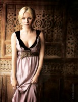 Elisha Cuthbert Longsleeve T-shirt #1432727